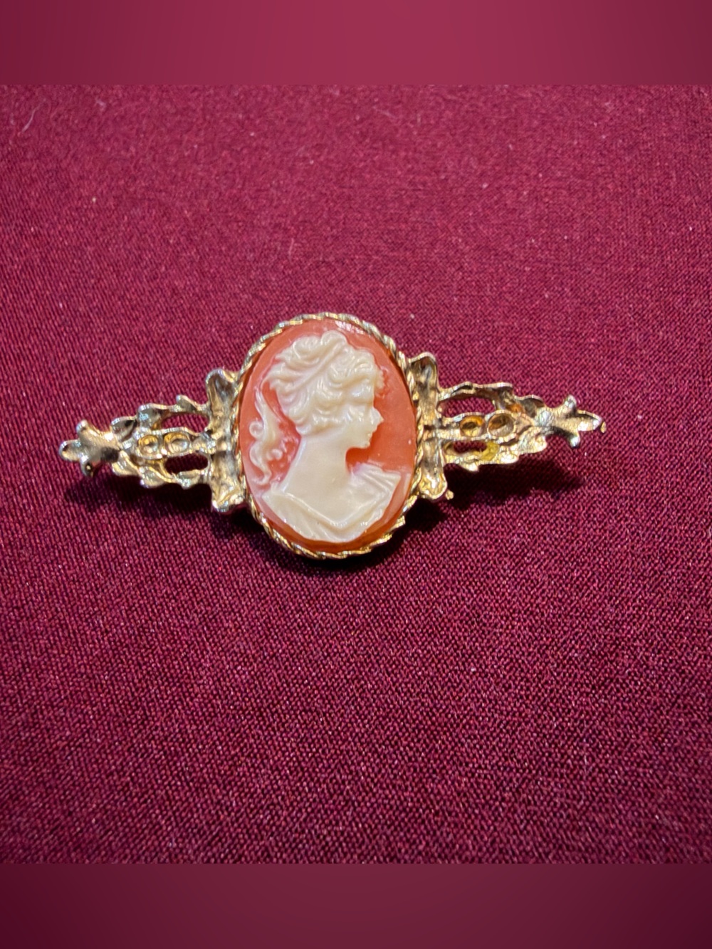 Vintage-Style Gold Cameo Pendant Necklace - Coral and Cream
